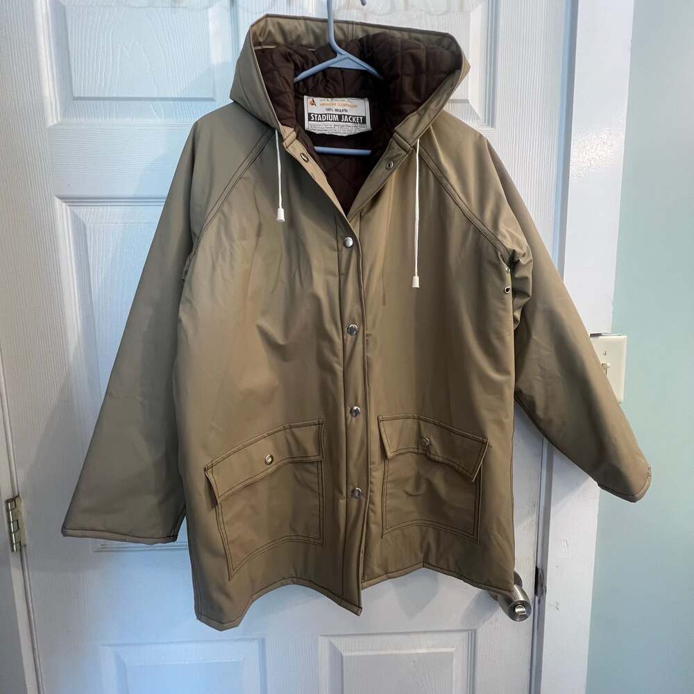 Vintage American Clearwater Insulated Vinyl Stadium Jacket Tan Sz M Waterproof